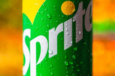 Gürcistan, ABD - 15 Mayıs 2021: Limon ve limon aromalı meşrubat Sprite