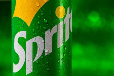 Gürcistan, ABD - 15 Mayıs 2021: Limon ve limon aromalı meşrubat Sprite