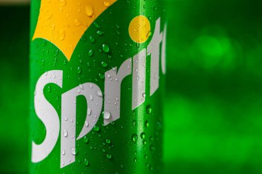 Gürcistan, ABD - 15 Mayıs 2021: Limon ve limon aromalı meşrubat Sprite