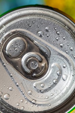 Nafaka kutusunun kolayca açılabilen sabit sekmesinin kapatılması