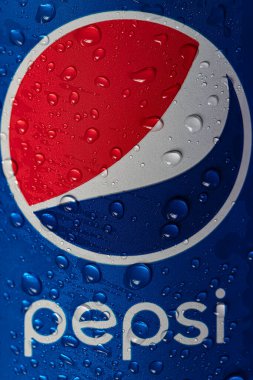 Kuzey Carolina, ABD - 15 Mayıs 2021: gazlı içecek konservesi Pepsi