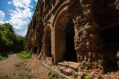 Terk Edilmiş Tarakaniv Kalesi (Dubno Kalesi, New Dubno Kalesi) - 19. yüzyılda Tarakaniv, Rivne bölgesinde bir savunma yapısıdır..