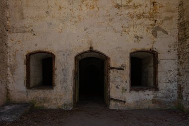 Terk Edilmiş Tarakaniv Kalesi (Dubno Kalesi, New Dubno Kalesi) - 19. yüzyılda Tarakaniv, Rivne bölgesinde bir savunma yapısıdır..