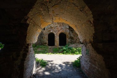 Terk Edilmiş Tarakaniv Kalesi (Dubno Kalesi, New Dubno Kalesi) - 19. yüzyılda Tarakaniv, Rivne bölgesinde bir savunma yapısıdır..