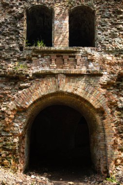 Terk Edilmiş Tarakaniv Kalesi (Dubno Kalesi, New Dubno Kalesi) - 19. yüzyılda Tarakaniv, Rivne bölgesinde bir savunma yapısıdır..