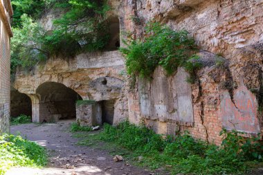 Terk Edilmiş Tarakaniv Kalesi (Dubno Kalesi, New Dubno Kalesi) - 19. yüzyılda Tarakaniv, Rivne bölgesinde bir savunma yapısıdır..