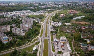 İHA 'dan yola hava görüntüsü