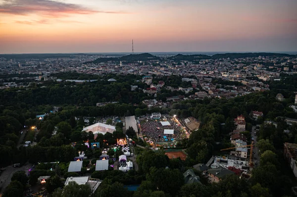 Liv ウクライナ 2021年6月24日 レオポリス ジャズ フェスト2021 エディ ローナー専用の舞台 ピクニックエリア ドローンからの空中風景 — ストック写真