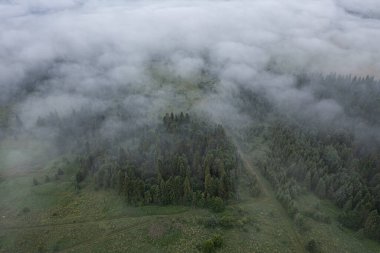 İHA 'dan dağlara, bulutlara hava görüntüsü