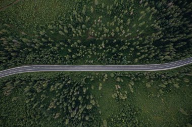 İHA 'dan dağ yoluna hava görüntüsü
