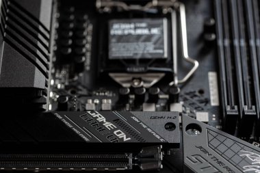 Anakart fırınının parçalarının kapatılması