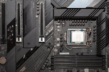 California, ABD - 21 Ağustos 2021: Intel Core i9-11900 Anakart ASUS ROG Strix Z590-F Oyun Wi-Fi