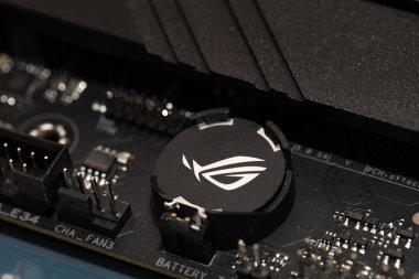 Taipei, Tayvan - 20 Ağustos 2021: Anakart ASUS ROG Strix Z590-F Oyun Wi-Fi
