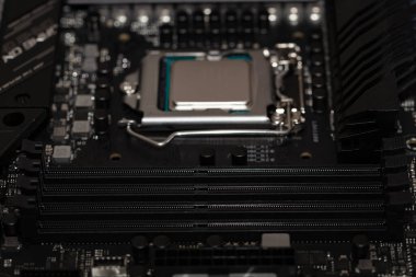 California, ABD - 21 Ağustos 2021: Intel Core i9-11900 Anakart ASUS ROG Strix Z590-F Oyun Wi-Fi