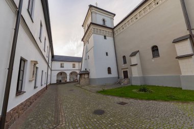 Univ, Ukrayna - 27 Eylül 2025: Güneşli bir günde Kutsal Yurt Lavra Manastırı