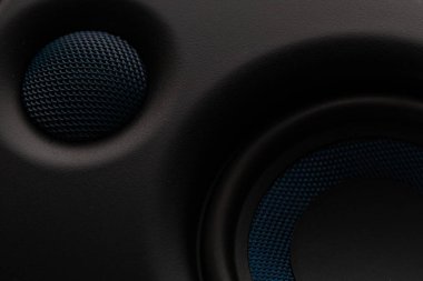 Ses Hoparlörünü Kapat ya da Mavi Izgara Ayrıntılı Woofer Konisi