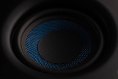 Ses Hoparlörünü Kapat ya da Mavi Izgara Ayrıntılı Woofer Konisi