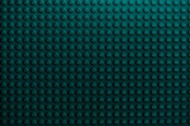 Lviv, Ukrayna - 4 Ocak 2025: LEGO Klasik tablonun yeşil arka planı