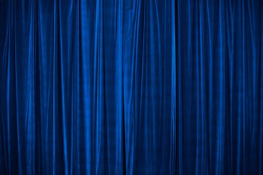 Tasarım amacı için tiyatro arka planında mavi perde