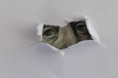 Gizli Para Beyaz Kağıdın Arkasında Gözler