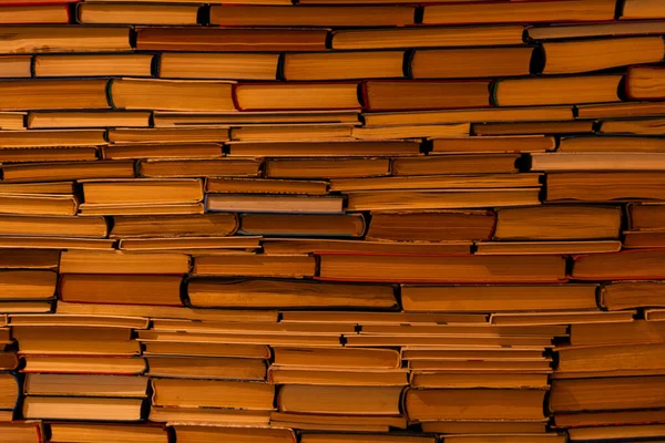 Yığılmış Eski Kitaplar ve Kağıt Dokuların Düz Duvar Arkaplanı