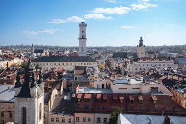 Belediye Binası Kulesi ve Dominik Kilisesi Hava Manzaralı Lviv City