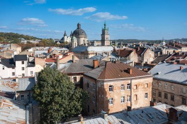Belediye Binası Kulesi ve Dominik Kilisesi Hava Manzaralı Lviv City