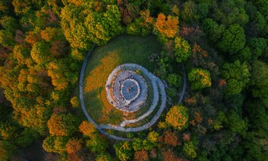 Lviv Havacılık Görünümündeki Yüksek Kale Tepesinin Spiral Gözlem Güvertesi