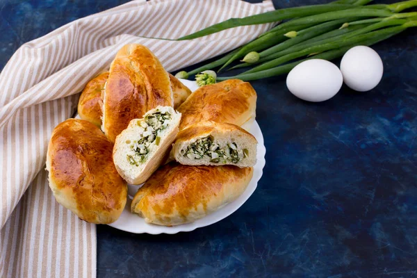 Delicious Little Pies Green Onion Egg Traditional Russian Cuisine Homemade Imágenes De Stock Sin Royalties Gratis
