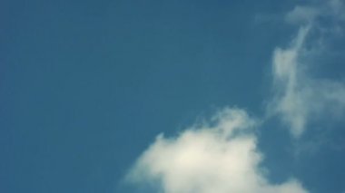 Bulutlu gökyüzü, zaman atlamalı