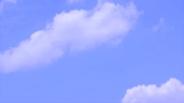 Bulutlu gökyüzü, zaman atlamalı