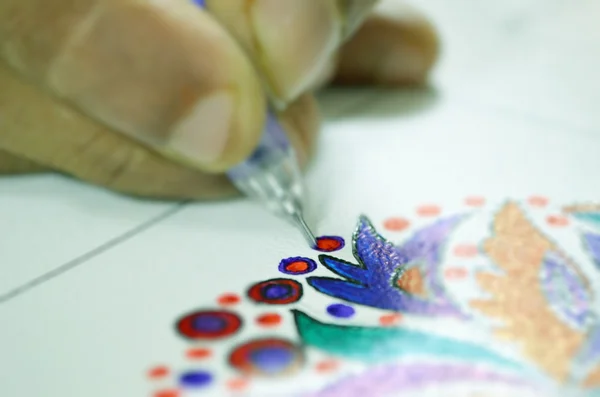 Zeichnung mit Farbgelstift in einem Papier. Kreativitätskonzept. Hintergrund schaffen — Stockfoto