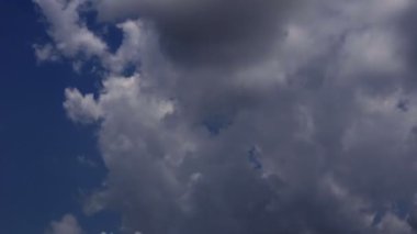 Bulutlu gökyüzü, zaman atlamalı