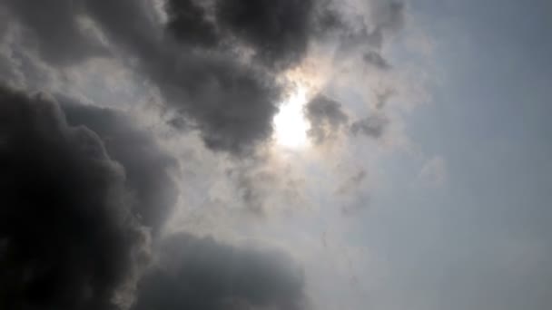 Nuages avec soleil, fond de time lapse — Video