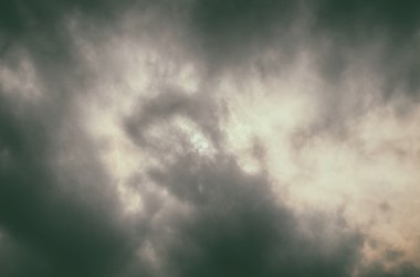 Fırtına bulutları, yağmur