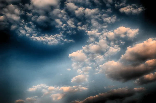 Wolken am Himmel — Stockfoto