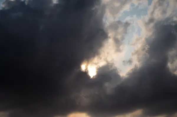 Sturmwolken und Regen — Stockfoto