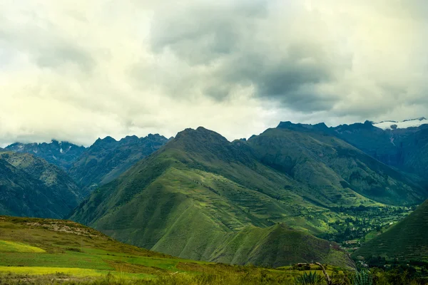 Grüne Berge und Hügel Stockbild