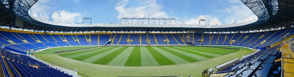 Panorama stadionu piłkarski w słońcu — Zdjęcie stockowe