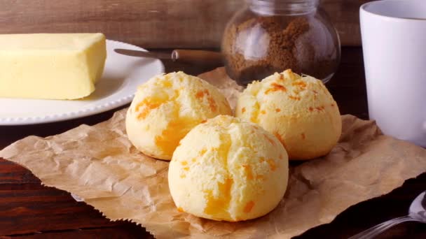 Pão Queijo Caseiro Lanche Tradicional Brasileiro Mesa Café Manhã Uma — Vídeo de Stock