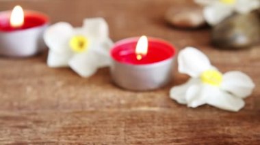 Spa tuz fırçalama, Masaj yağı ve mumlar yakın çekim