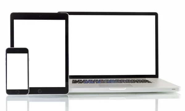 Moderne laptop, smartphone, tablet pc — Stockfoto