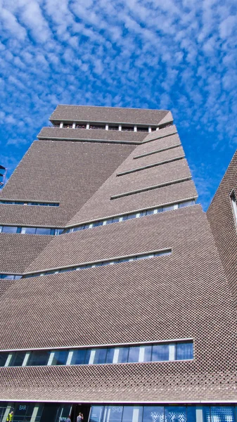 Váltás a ház, a Tate Modern Művészeti Galéria, London, Engla új szárnnyal — Stock Fotó