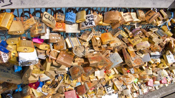 pont des arts kilitler seviyorum. Paris. Fransa.