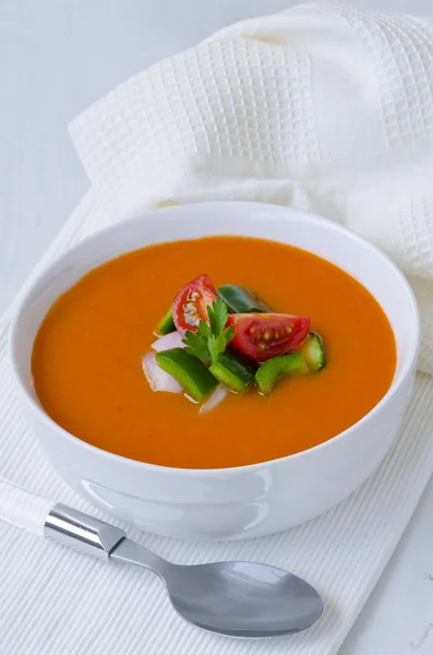 Spanyol konyhát kínál. Gazpacho. — Stock Fotó