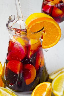 İspanya mutfağı. Taze sangria.
