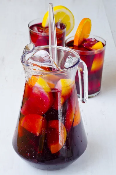 Španělská kuchyně. Čerstvé sangria. — Stock fotografie