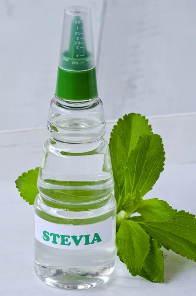 Stevia droppar. Naturligt sötningsmedel. — Stockfoto