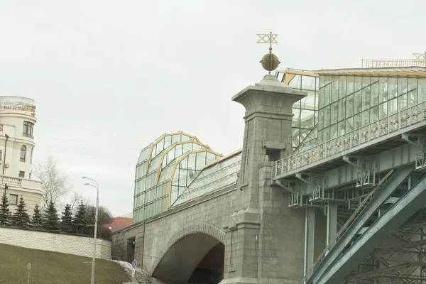 Pont Rivière Pluie Moscou Vert Eau — Photo