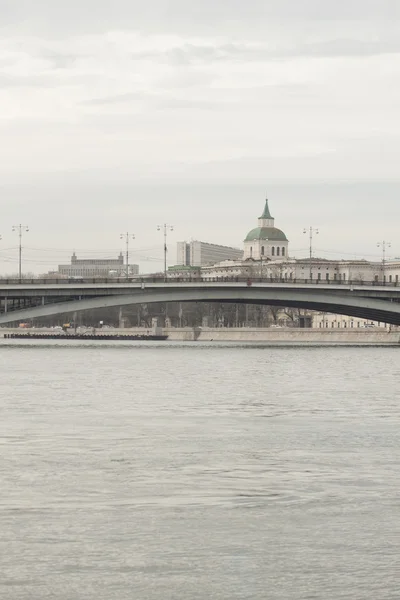 Bridge, floden, vatten — Stockfoto